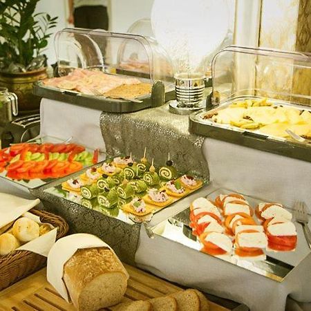 Hotel Miodowy Mlyn Opatow  Ngoại thất bức ảnh