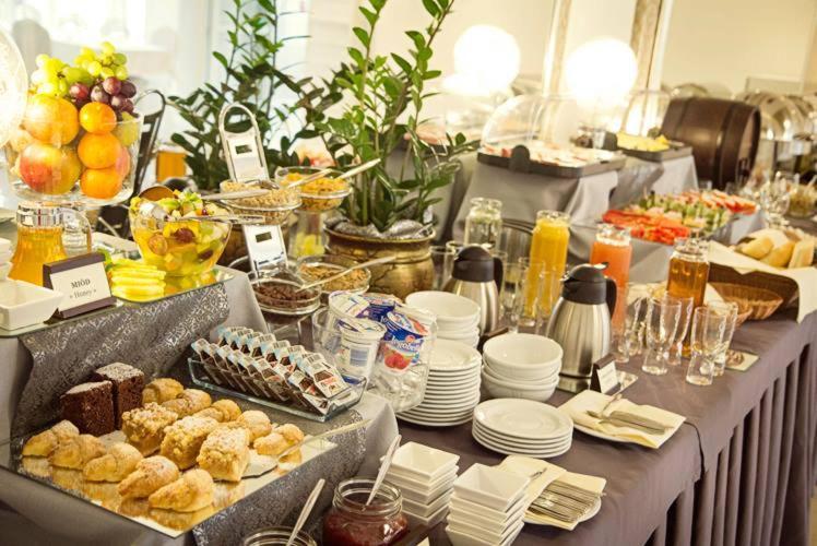 Hotel Miodowy Mlyn Opatow  Ngoại thất bức ảnh