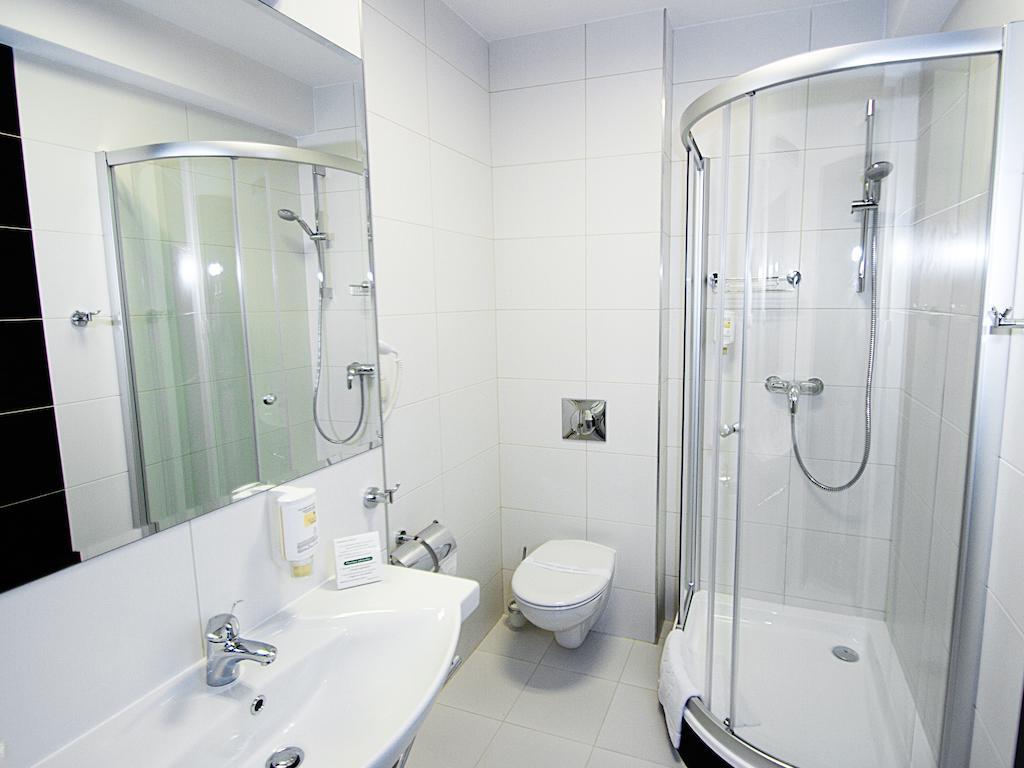 Hotel Miodowy Mlyn Opatow  Phòng bức ảnh