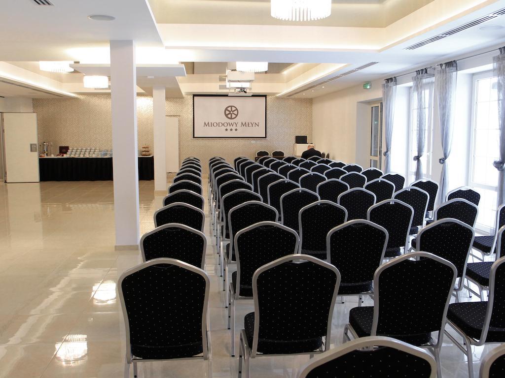 Hotel Miodowy Mlyn Opatow  Ngoại thất bức ảnh