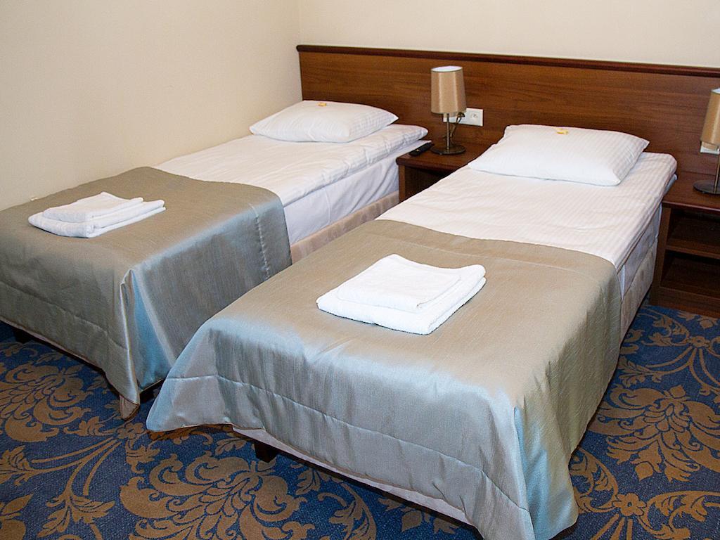 Hotel Miodowy Mlyn Opatow  Phòng bức ảnh