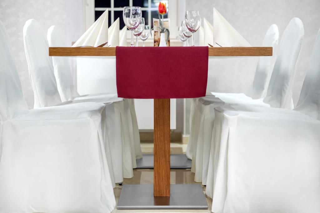 Hotel Miodowy Mlyn Opatow  Ngoại thất bức ảnh